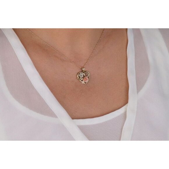 10K Yellow Gold White Gold and Rose Gold Heart Flower Necklace 18" Chain - Picture 2 of 8